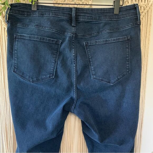 OLD NAVY Women’s Rockstar Super Skinny High Rise Dark Wash Jeans Bermuda 16 - Picture 5 of 13